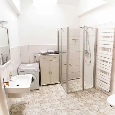 1 Akazie Holthusen 25514 アパート